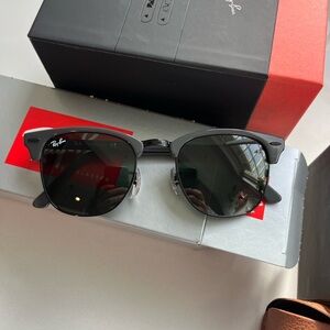 BRAND NEW Ray-Ban Classic Black Sunglasses